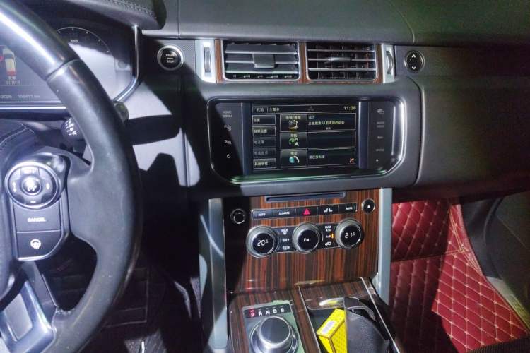 Used Land Rover Range 2014 Revised 3.0 SC V6 Vogue Audio And AC Panel
