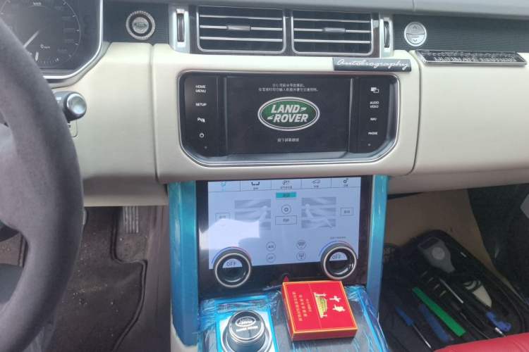 Used Land Rover Range 2014 Revised 3.0 SC V6 Vogue Audio And AC Panel