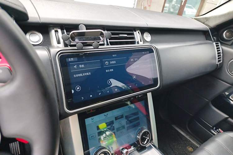 Used Land Rover Range 2014 3.0 SC V6 Vogue SE Audio And AC Panel