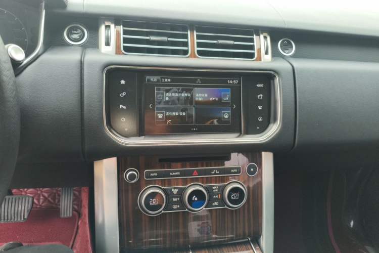 Used Land Rover Range 2014 3.0 TDV6 Vogue Audio And AC Panel