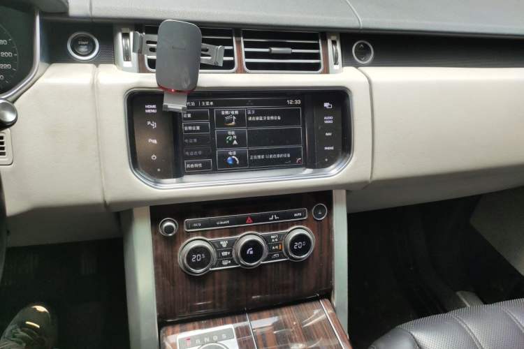 Used Land Rover Range 2014 3.0 SC V6 Vogue Audio And AC Panel
