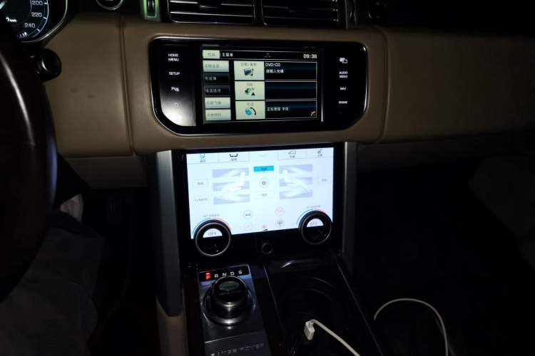 Used Land Rover Range 2014 3.0 SC V6 Vogue Audio And AC Panel