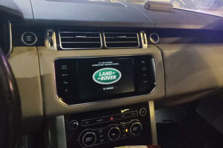 Used Land Rover Range 2014 Revised 3.0 SC V6 Vogue Audio And AC Panel