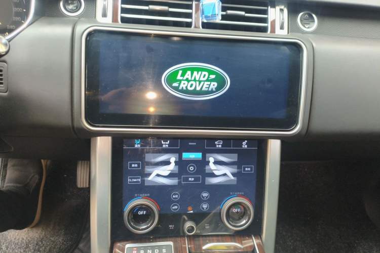 Used Land Rover Range 2014 3.0 SC V6 Vogue SE Long-Wheelbase Edition Audio And AC Panel