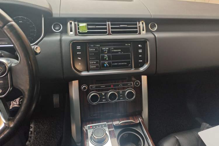 Used Land Rover Range 2014 Revised 3.0 SC V6 Vogue Audio And AC Panel