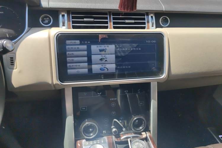 Used Land Rover Range 2014 Revised 3.0 SC V6 Vogue Audio And AC Panel