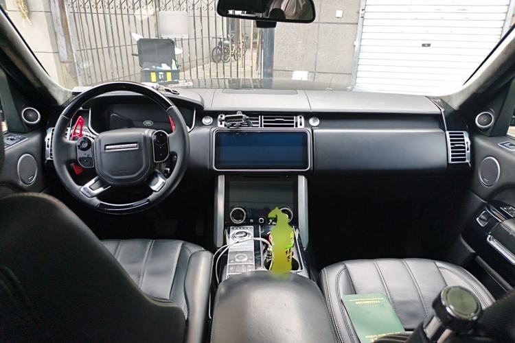 Used Land Rover Range 2014 3.0 SC V6 Vogue SE Center Console
