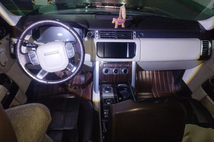 Used Land Rover Range 2014 3.0 SC V6 Vogue SE Long-Wheelbase Edition Center Console