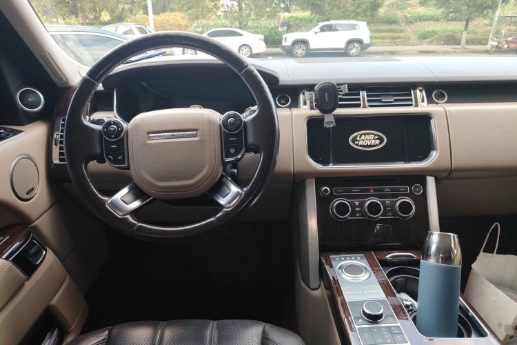 Used Land Rover Range 2014 Revised 3.0 SC V6 Vogue Center Console