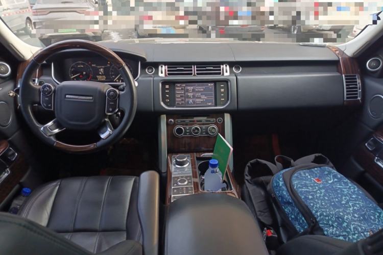Used Land Rover Range 2014 3.0 SC V6 Vogue Center Console