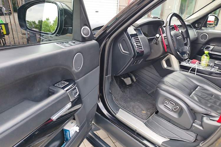 Used Land Rover Range 2014 3.0 SC V6 Vogue SE Driver Seat