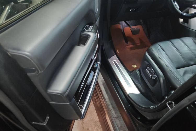 Used Land Rover Range 2014 3.0 TDV6 Vogue SE Driver Seat
