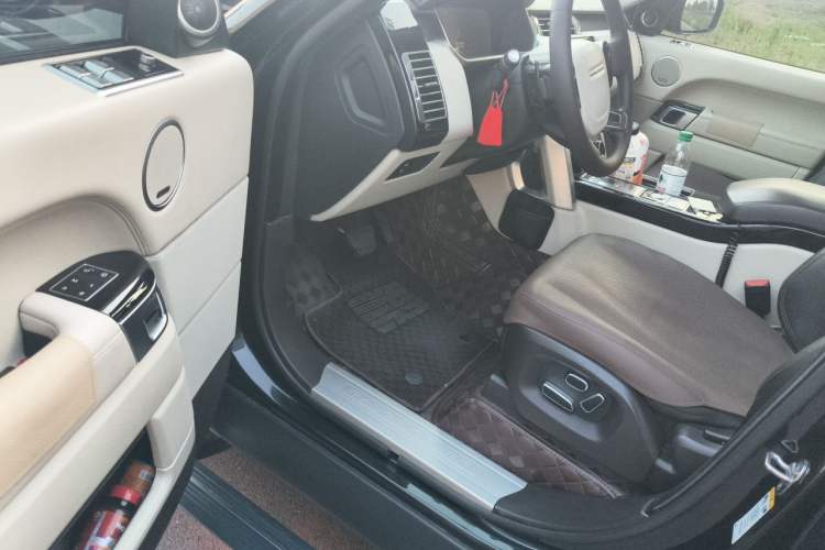Used Land Rover Range 2014 3.0 SC V6 Vogue Driver Seat
