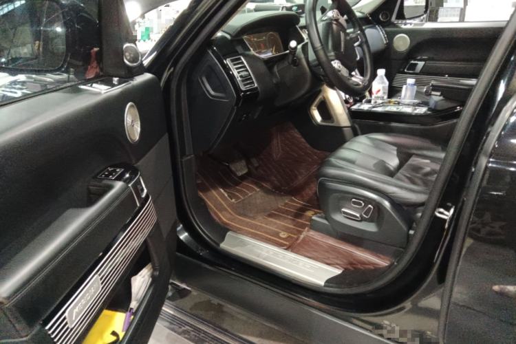 Used Land Rover Range 2014 Revised 3.0 SC V6 Vogue Driver Seat