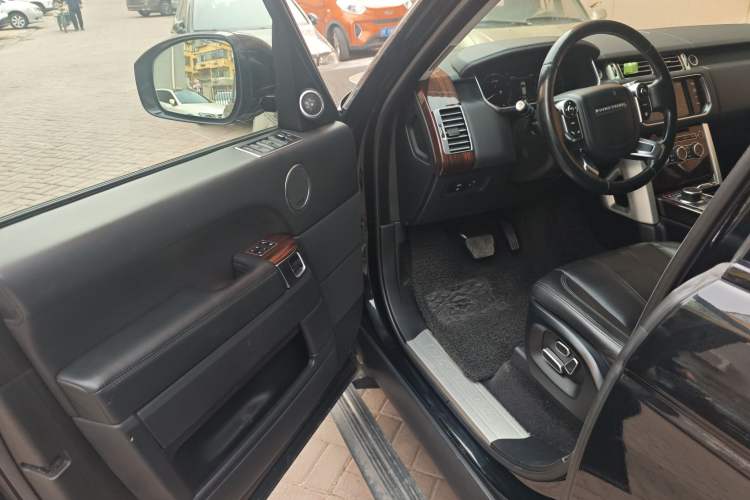 Used Land Rover Range 2014 Revised 3.0 SC V6 Vogue Driver Seat
