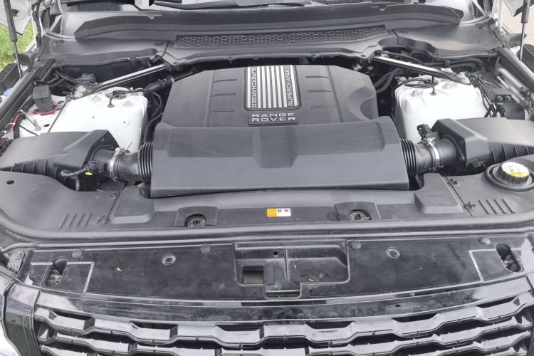 Used Land Rover Range 2014 Revised 3.0 SC V6 Vogue Engine Bay