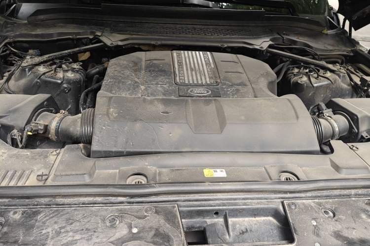 Used Land Rover Range 2014 3.0 SC V6 Vogue Engine Bay