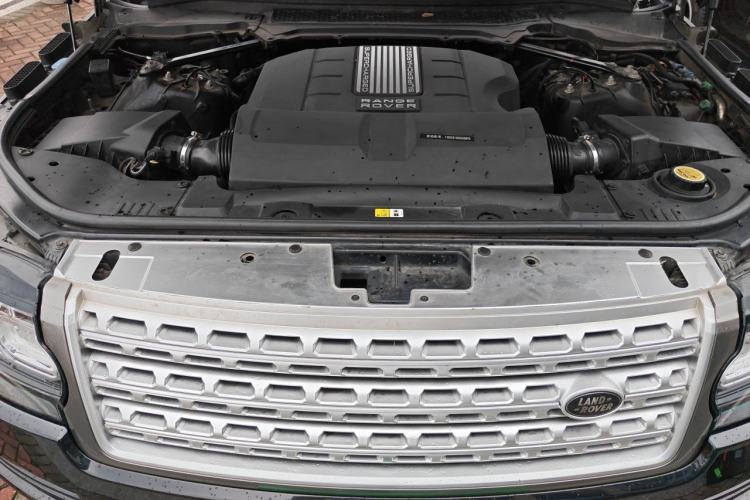 Used Land Rover Range  Engine Bay