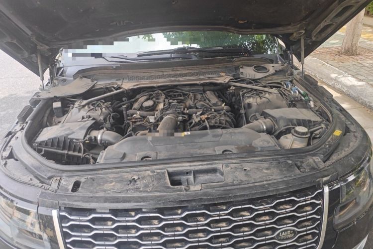 Used Land Rover Range  Engine Bay