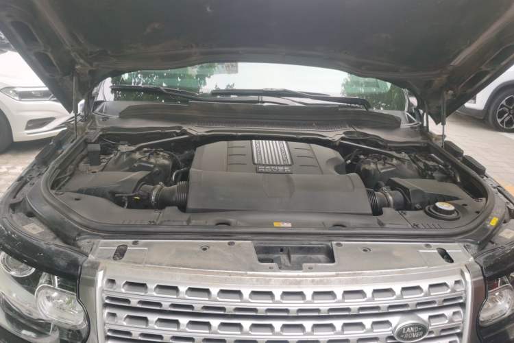 Used Land Rover Range 2014 Revised 3.0 SC V6 Vogue Engine Bay