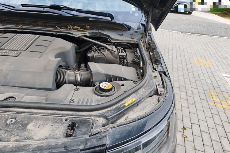 Used Land Rover Range 2014 3.0 SC V6 Vogue SE Engine Bay Left