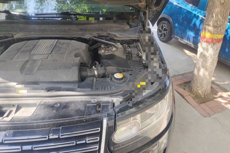 Used Land Rover Range 2014 3.0 TDV6 Vogue Engine Bay Left
