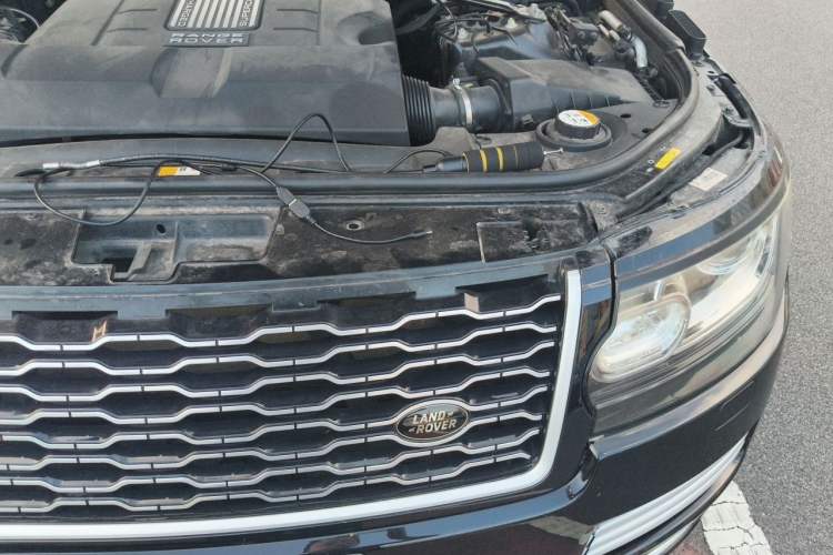 Used Land Rover Range 2014 3.0 SC V6 Vogue Engine Bay Left