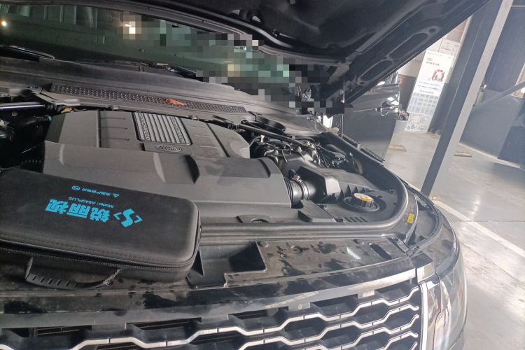 Used Land Rover Range 2014 Revised 3.0 SC V6 Vogue Engine Bay Left