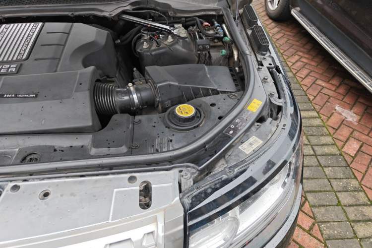 Used Land Rover Range  Engine Bay Left
