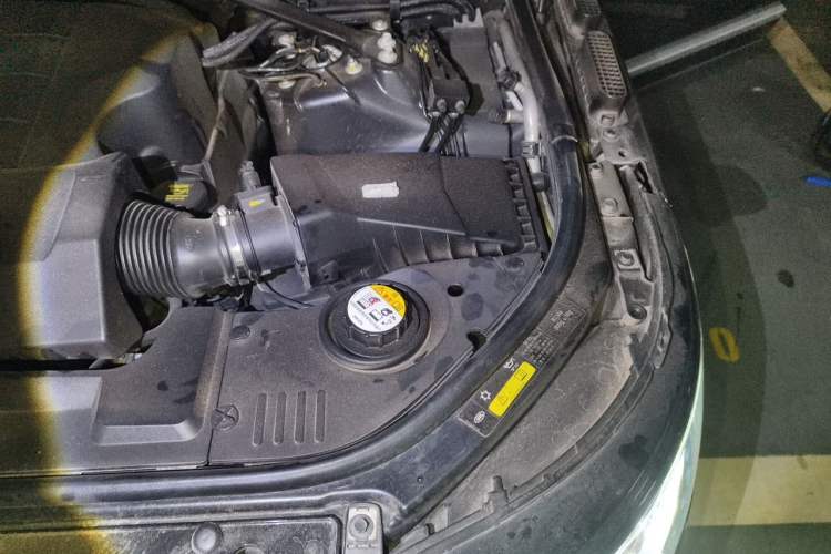Used Land Rover Range 2014 3.0 SC V6 Vogue Engine Bay Left