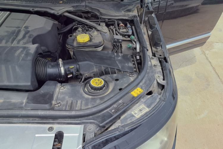 Used Land Rover Range  Engine Bay Left