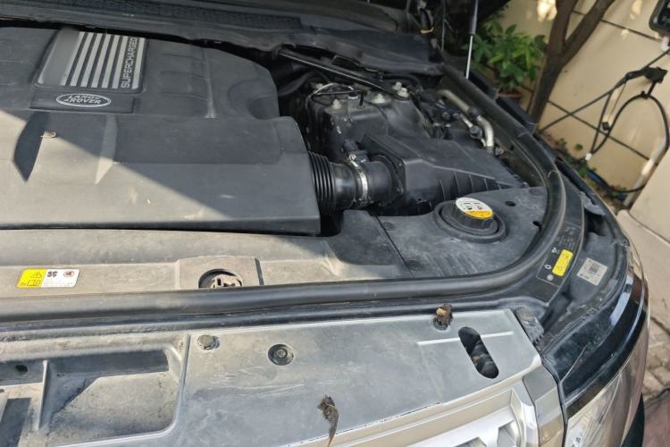 Used Land Rover Range 2014 Revised 3.0 SC V6 Vogue Engine Bay Left