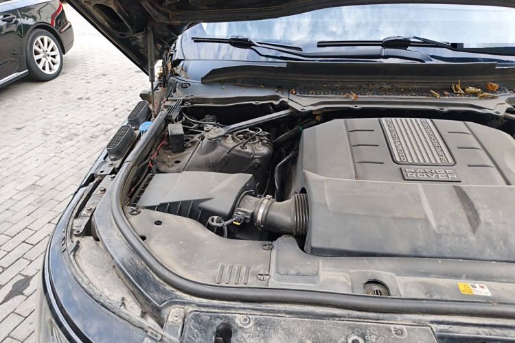 Used Land Rover Range 2014 3.0 SC V6 Vogue SE Engine Bay Right