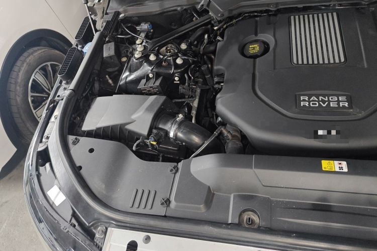 Used Land Rover Range 2014 3.0 TDV6 Vogue SE Engine Bay Right