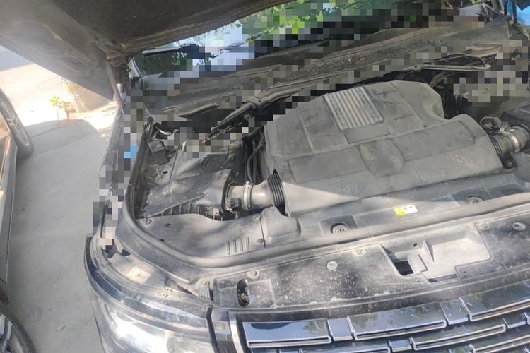 Used Land Rover Range 2014 3.0 TDV6 Vogue Engine Bay Right