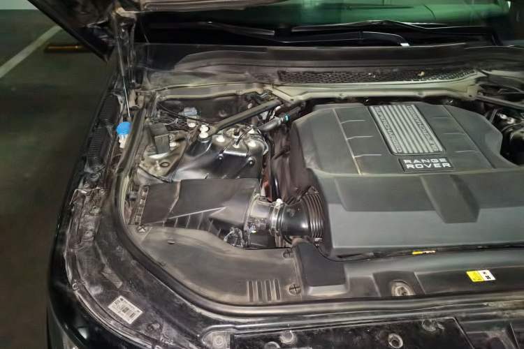 Used Land Rover Range 2014 3.0 SC V6 Vogue Engine Bay Right