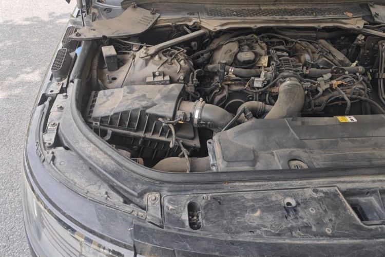 Used Land Rover Range  Engine Bay Right
