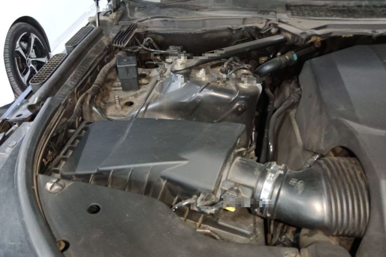 Used Land Rover Range 2014 Revised 3.0 SC V6 Vogue Engine Bay Right