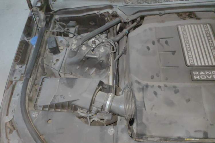 Used Land Rover Range 2014 3.0 SC V6 Vogue Engine Bay Right
