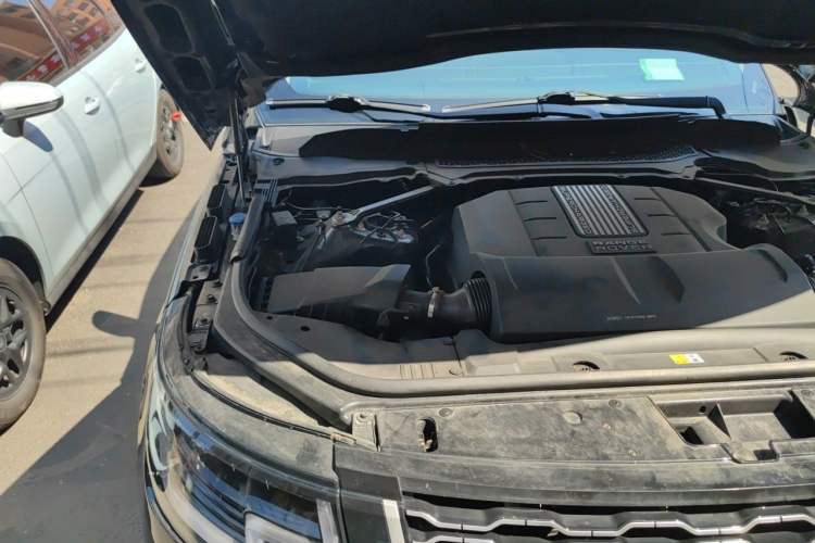 Used Land Rover Range 2014 Revised 3.0 SC V6 Vogue Engine Bay Right