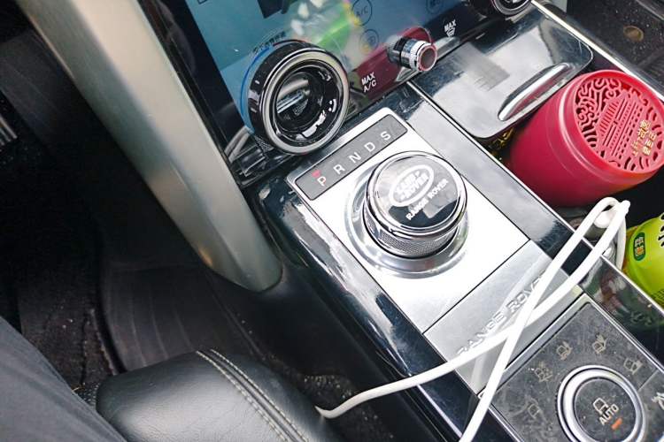 Used Land Rover Range 2014 3.0 SC V6 Vogue SE Gear Lever