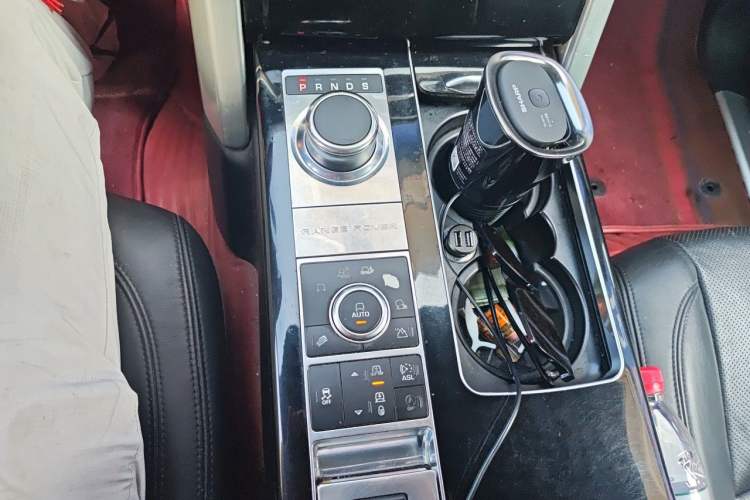 Used Land Rover Range 2014 3.0 TDV6 Vogue Gear Lever