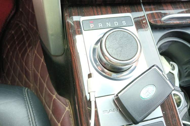 Used Land Rover Range 2014 3.0 SC V6 Vogue SE Long-Wheelbase Edition Gear Lever