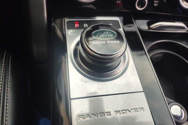 Used Land Rover Range 2014 3.0 SC V6 Vogue SE Gear Lever