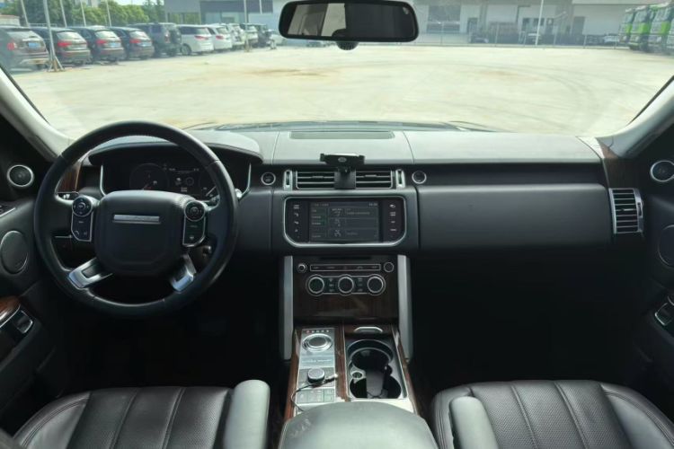 Used Land Rover Range 2014 3.0 SC V6 Vogue Interior 1