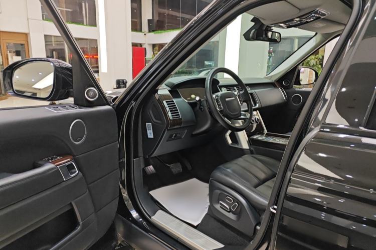 Used Land Rover Range 2014 Revised 3.0 SC V6 Vogue Interior 2