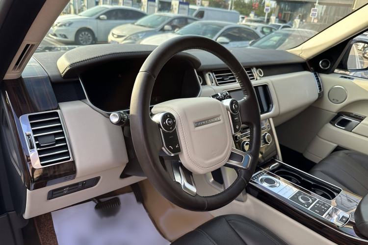 Used Land Rover Range 2014 Revised 3.0 SC V6 Vogue Interior 3
