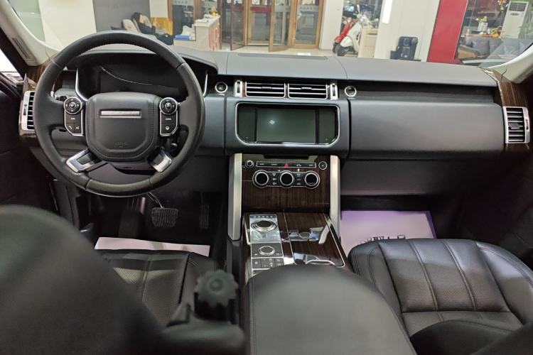 Used Land Rover Range 2014 Revised 3.0 SC V6 Vogue Interior 3