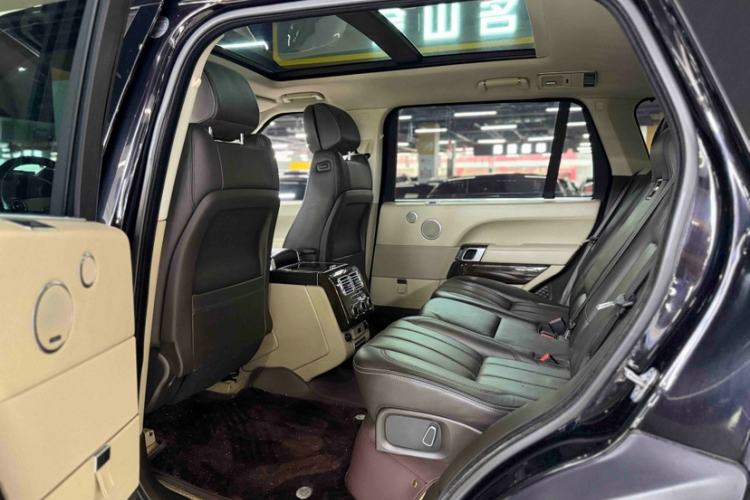 Used Land Rover Range 2014 3.0 SC V6 Vogue SE Long-Wheelbase Edition Interior 4