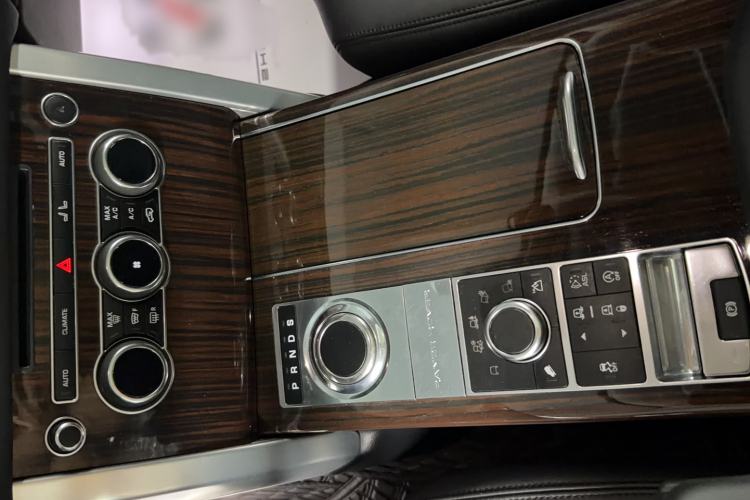 Used Land Rover Range 2014 3.0 SC V6 Vogue Interior 5